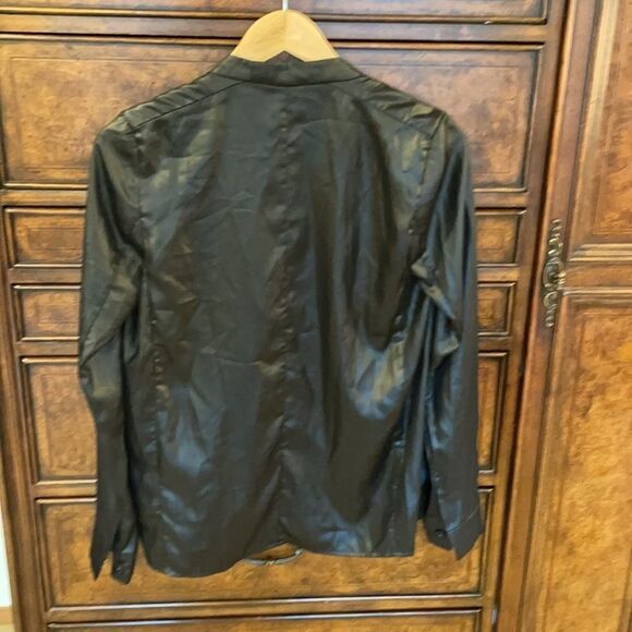Nwt J Brand olmstead satin jacket. It can be worn as a jacket or a blouse - Picture 6 of 10